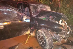 Colisão entre veículos deixa pai e bebê de sete meses mortos no Sertão