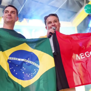 Efraim Filho anuncia visita de Flávio Bolsonaro à Paraíba durante São João de Campina Grande