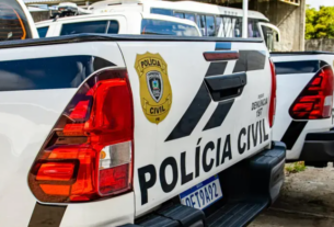 Adolescente é levado à delegacia após ser flagrado com faca em escola de Campina Grande