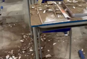 Professora e aluna são atingidas após teto cair em escola em Guarabira
