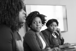 Mulheres negras registram os piores índices de desemprego entre os jovens brasileiros