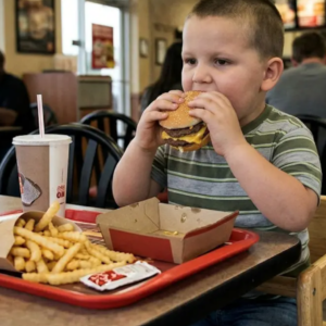 Brasil pode ser o 5º país com mais crianças obesas até 2030, aponta estudo