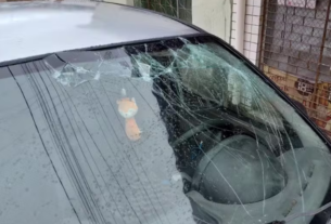 Criança de 3 anos morre após carro atingir fachada de casa em João Pessoa