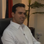 Lucas Ribeiro promete ampliar políticas de educação durante agenda de campanha