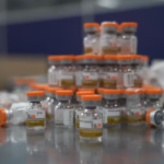 Uso de canetas emagrecedoras preocupa pediatras por riscos ao desenvolvimento