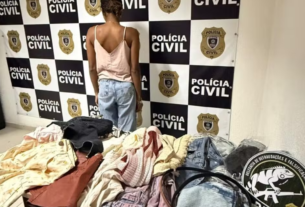 Mulher é presa suspeita de aplicar golpes com comprovantes falsos em loja de roupas em João Pessoa