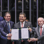 Congresso promulga emenda do fim da 6×1; escala 5×2 começa em 60 dias