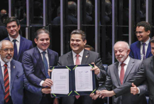Congresso promulga emenda do fim da 6×1; escala 5×2 começa em 60 dias