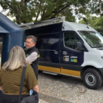Procon Móvel atende consumidores na Praça da Bandeira, em Campina Grande, até quarta-feira