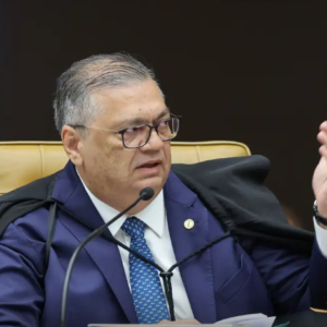 Flávio Dino determina que PF investigue possível interferência estrangeira nas eleições brasileiras