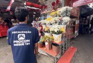 Procon-CG divulga pesquisa de Finados e identifica variação de até R$ 240 em coroas de flores